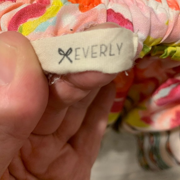 Everly Floral Skirt in Size Small - Picture 2 of 3